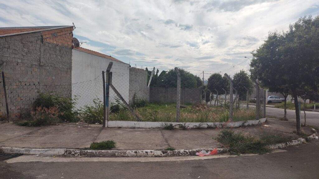 Terreno à venda no Parque Residencial Monte Rey III: 