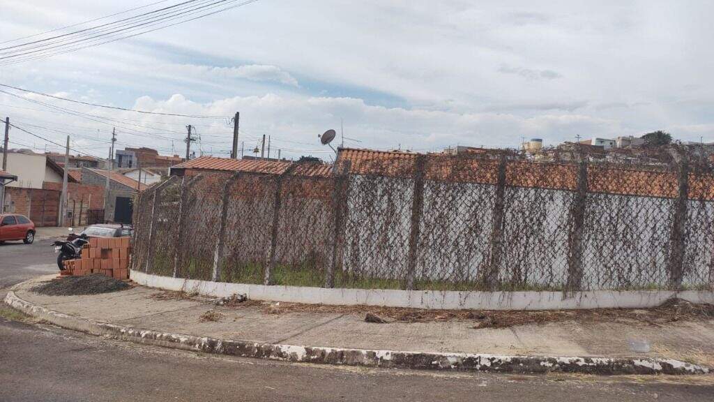 Terreno à venda no Parque Residencial Monte Rey III: 