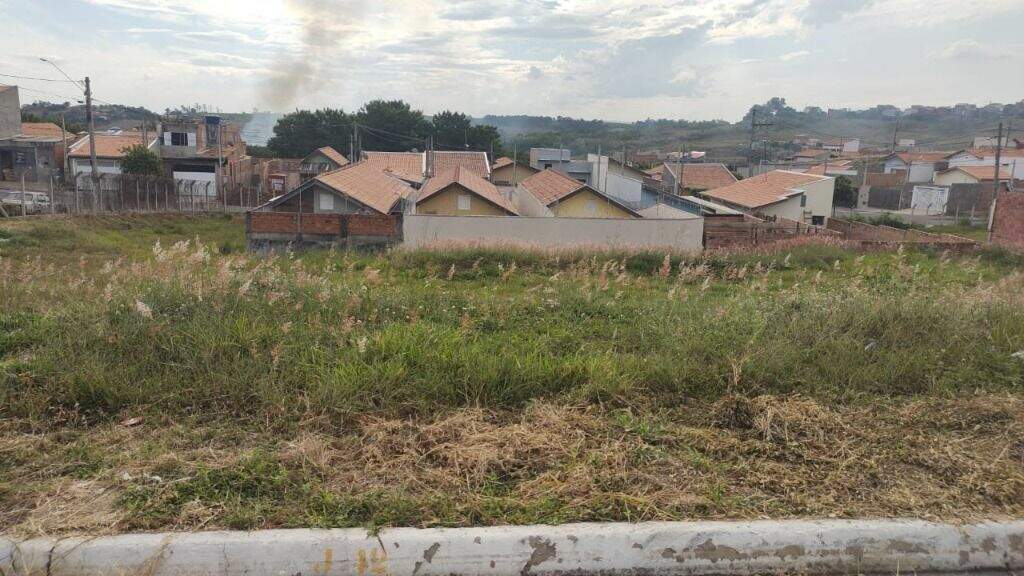 Terreno à venda no Parque Residencial Monte Rey III: 