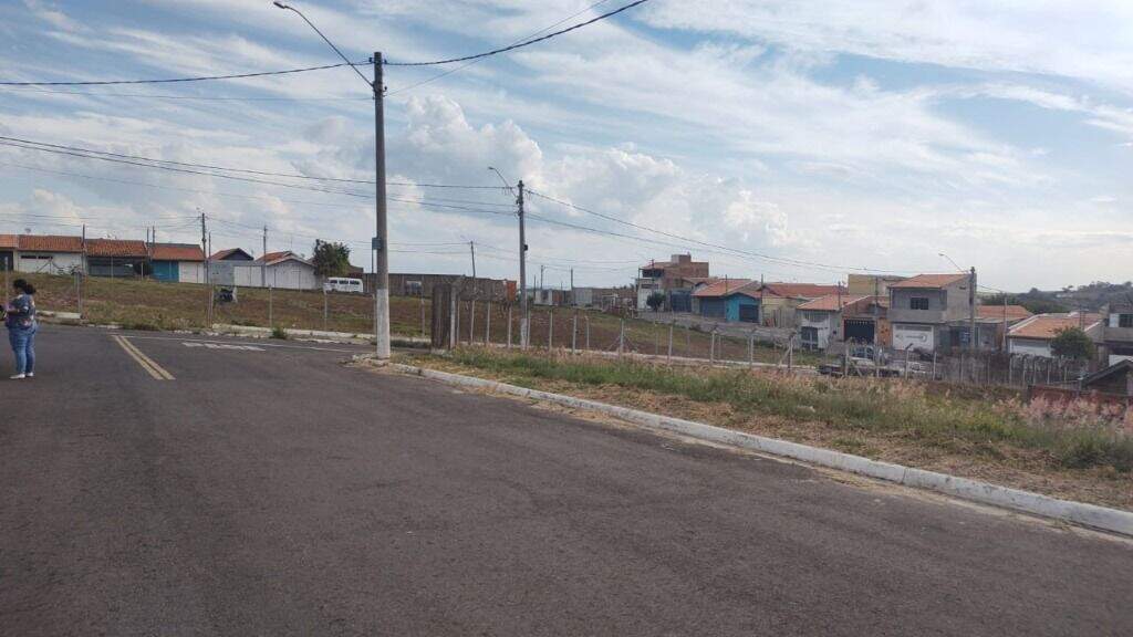 Terreno à venda no Parque Residencial Monte Rey III: 
