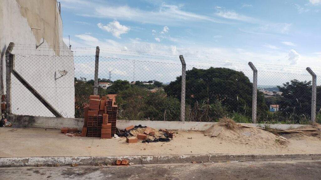 Terreno à venda no Parque Residencial Monte Rey III: 