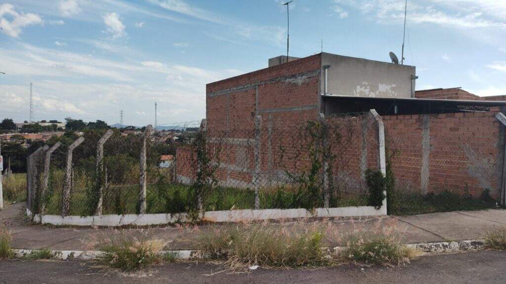 Terreno à venda no Parque Residencial Monte Rey II: 