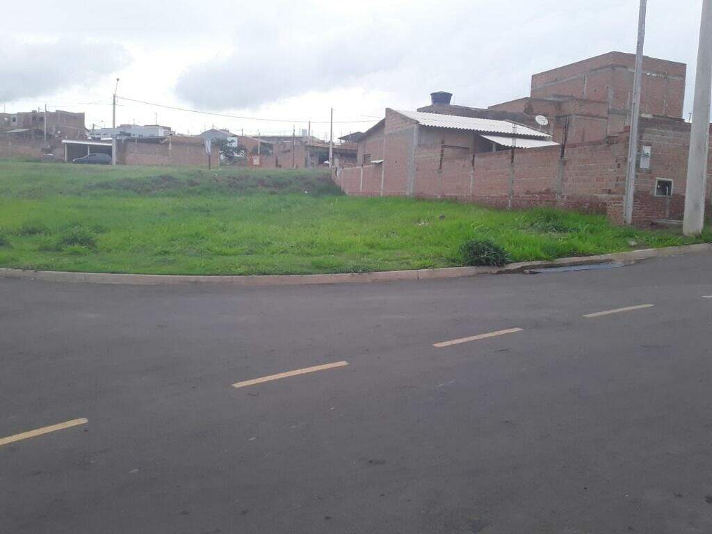 Terreno à venda no Parque Orlanda I: 