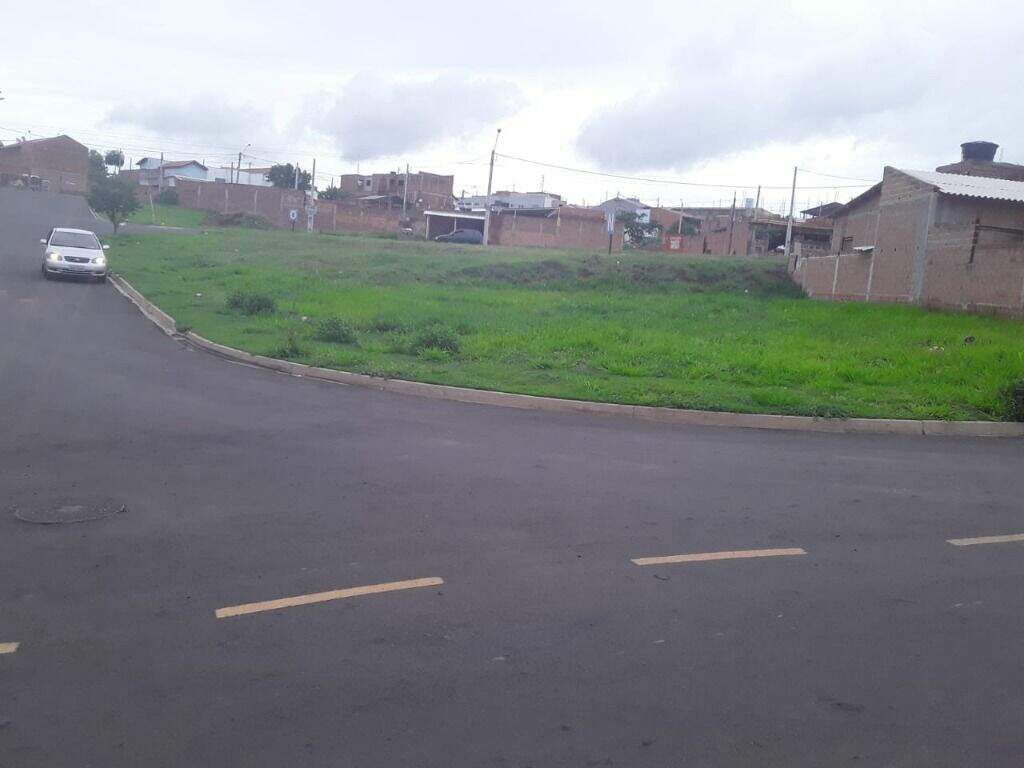 Terreno à venda no Parque Orlanda I: 
