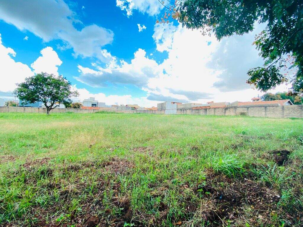Área à venda no Loteamento São Francisco: 