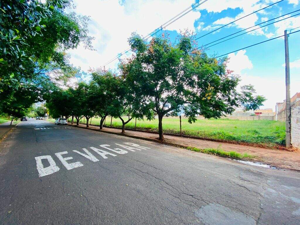 Área à venda no Loteamento São Francisco: 