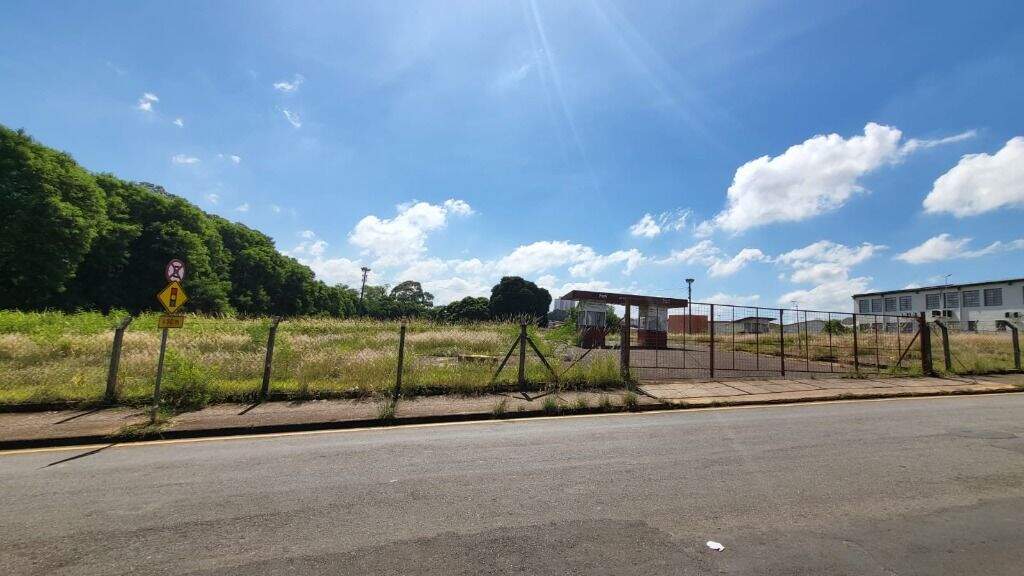 Área à venda no Nova América: 