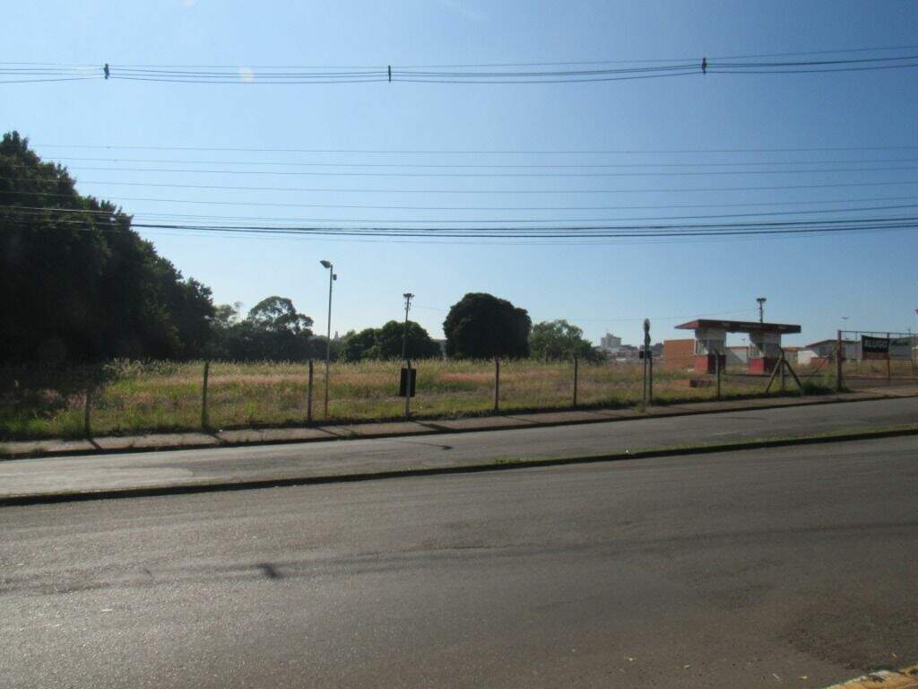 Área à venda no Nova América: 