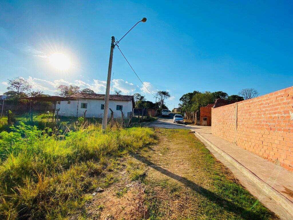 Área à venda no Chácara Esperia: 