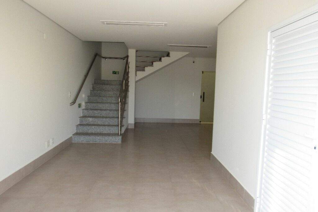 Barracão para aluguel no Guamium: 