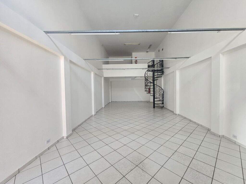 Salão para aluguel no Alto: 