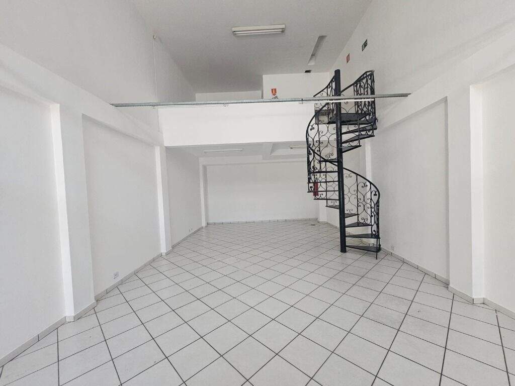 Salão para aluguel no Alto: 