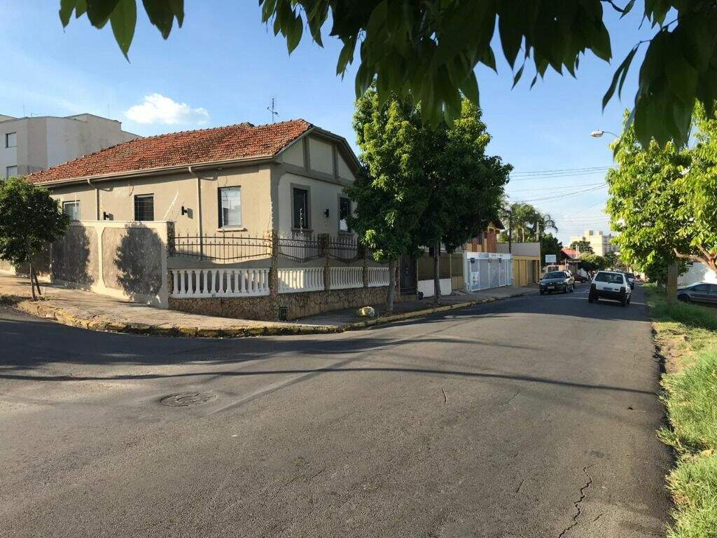 Área à venda no Nova América: 