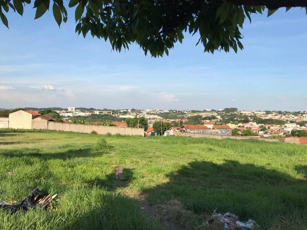 Área à venda no Nova América: 
