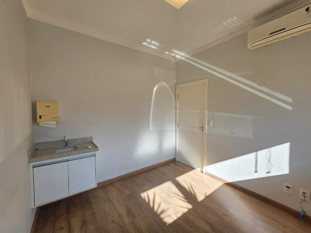 Sala para aluguel no Jardim Monumento: 