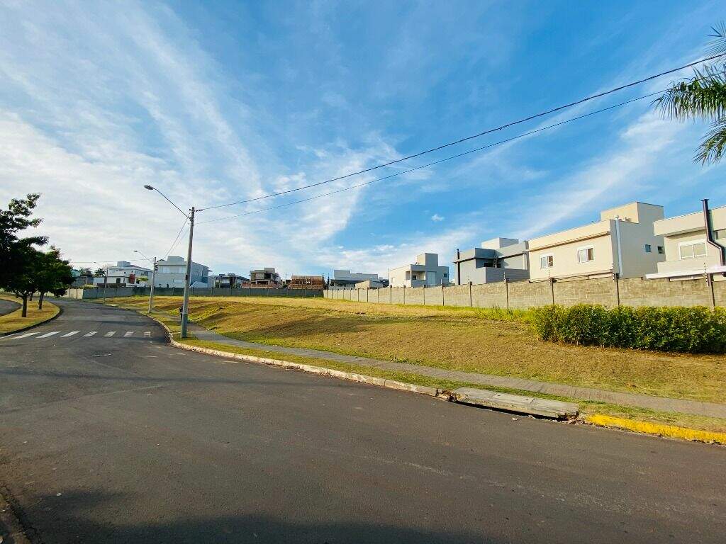 Terreno à venda no Loteamento Residencial e Comercial Villa DAquila: 