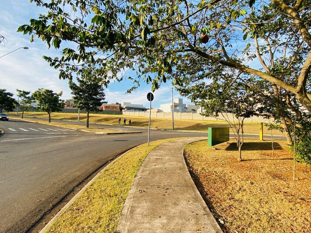 Terreno à venda no Loteamento Residencial e Comercial Villa DAquila: 