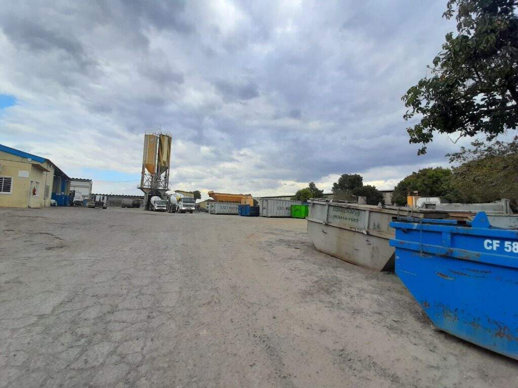 Barracão à venda no Unileste: 