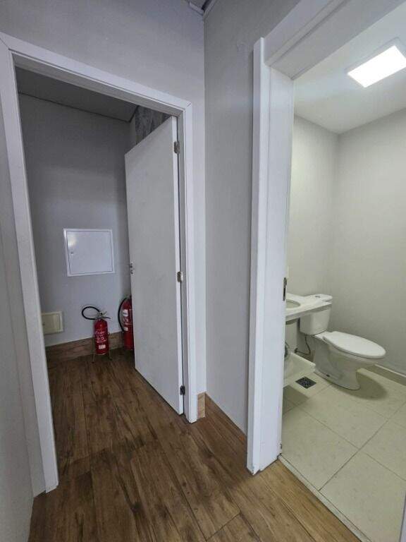 Sala para aluguel no Alemães: 