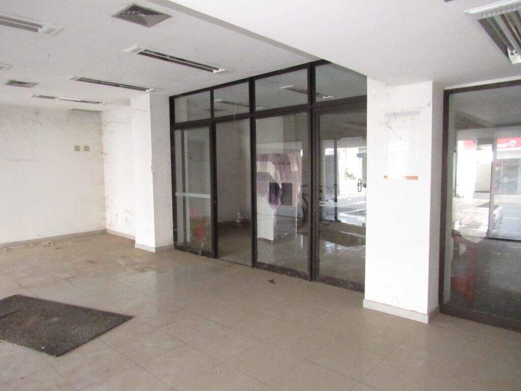 Salão para aluguel no Vila Rezende: 