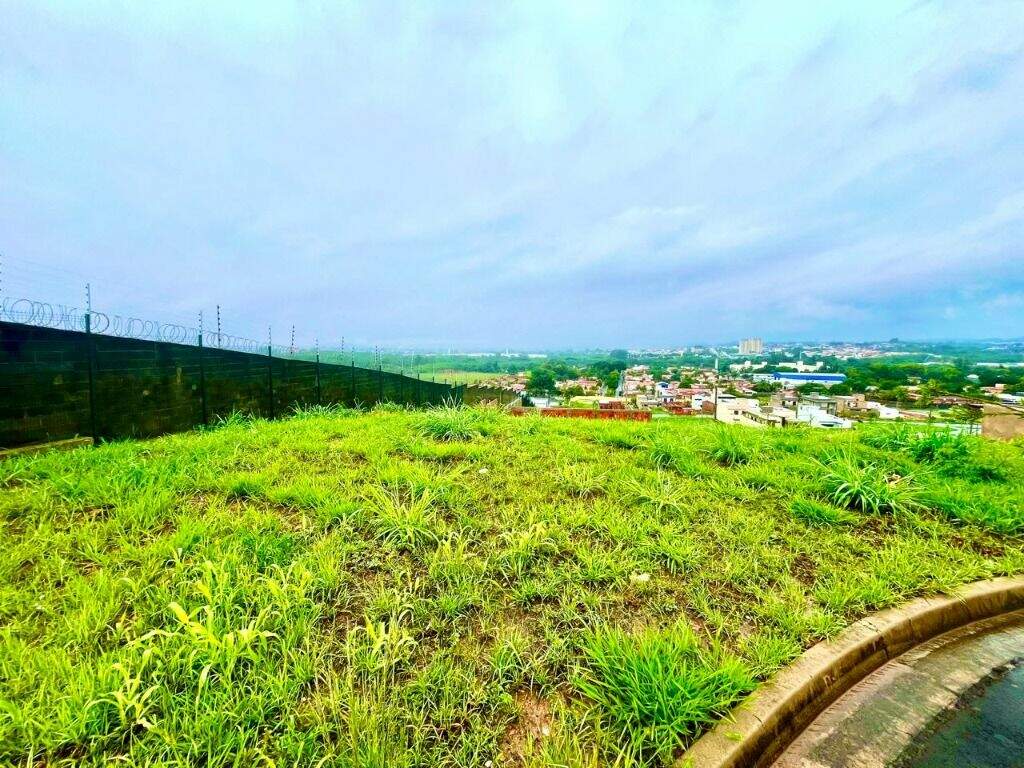 Terreno à venda no Jardim São Francisco: 