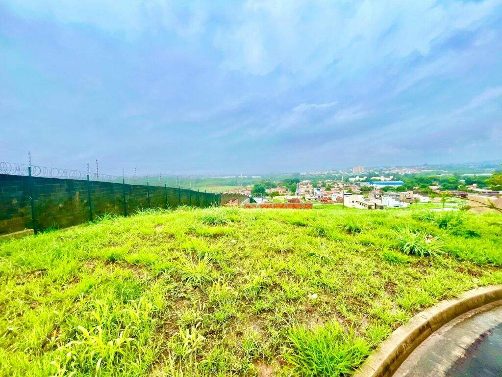 Terreno à venda no Jardim São Francisco: 