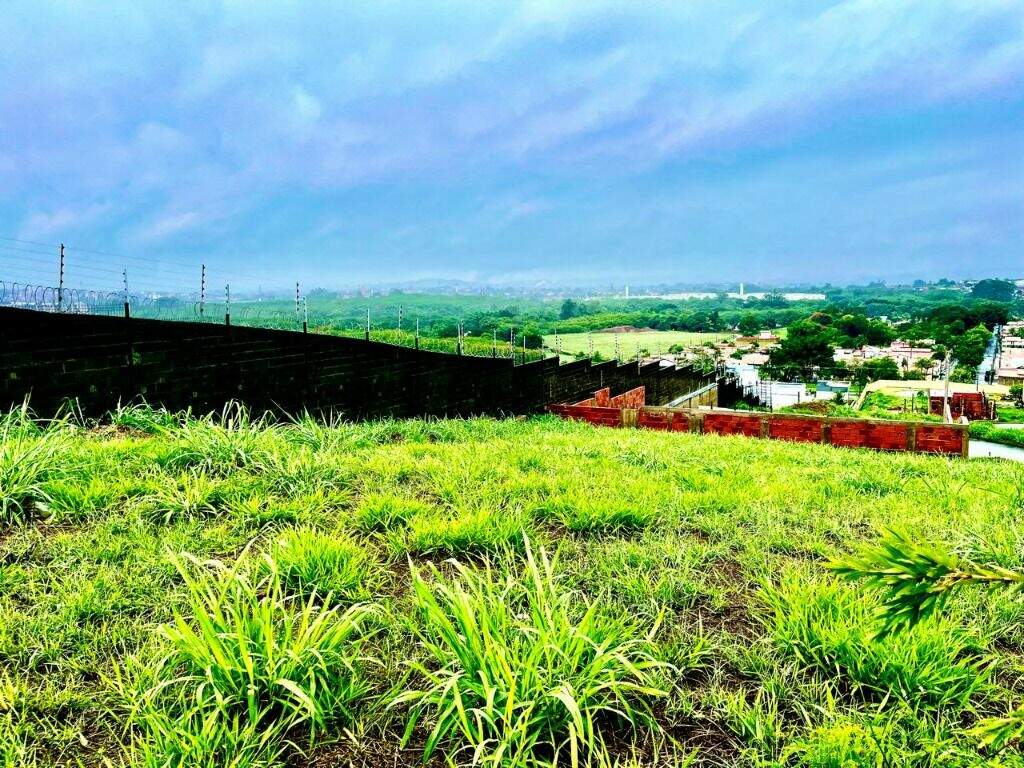 Terreno à venda no Jardim São Francisco: 