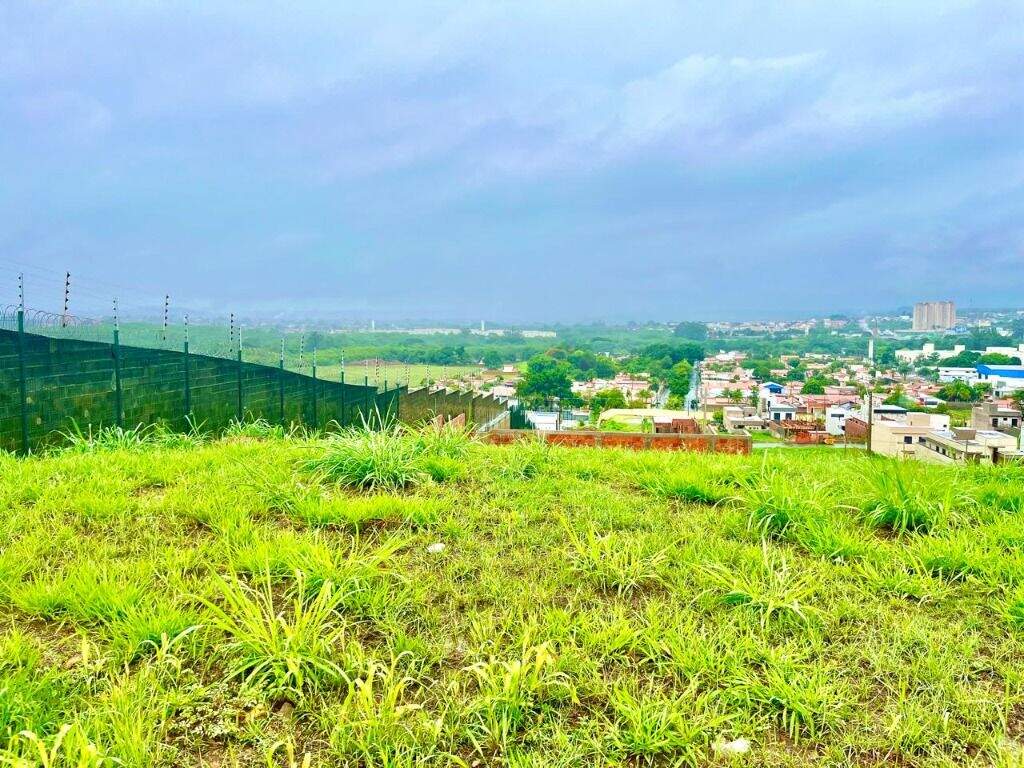 Terreno à venda no Jardim São Francisco: 
