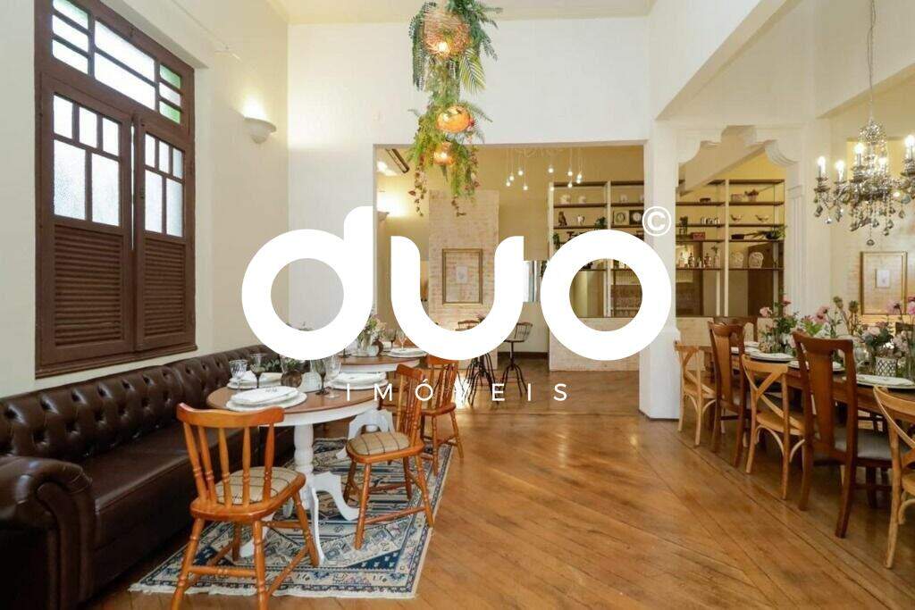 Casa à venda no Centro: 