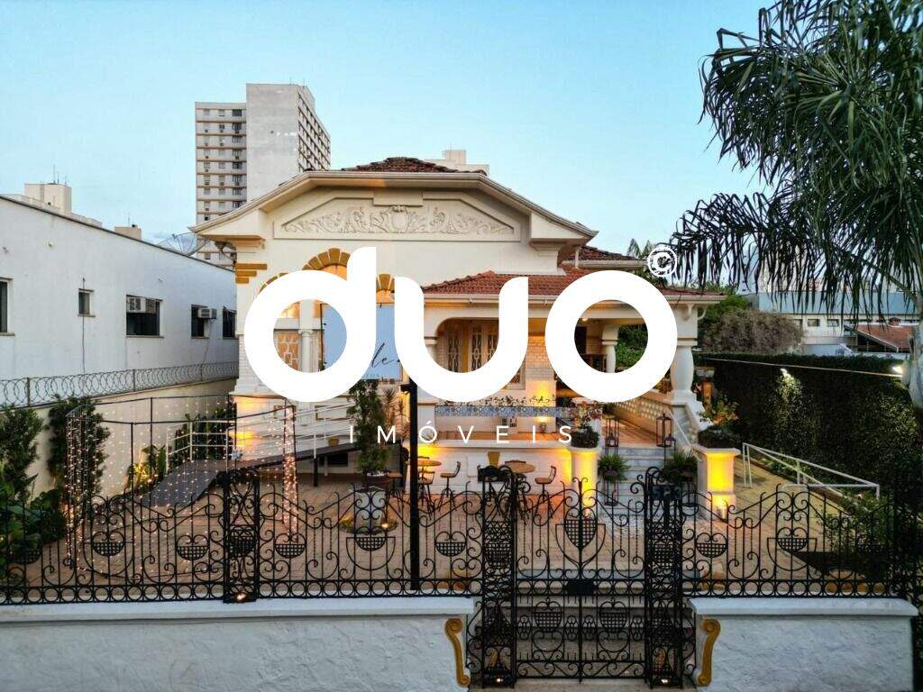 Casa à venda no Centro: 