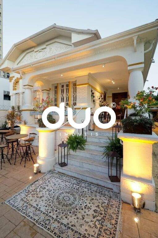 Casa à venda no Centro: 