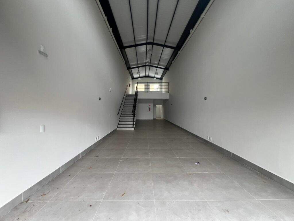 Salão para aluguel no Jardim Petrópolis: 