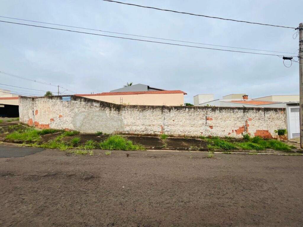 Terreno à venda no Vila Rezende: 