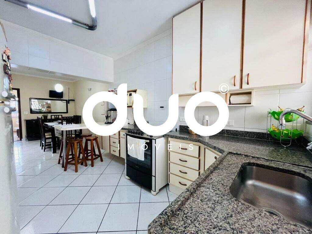 Casa à venda no Centro: 
