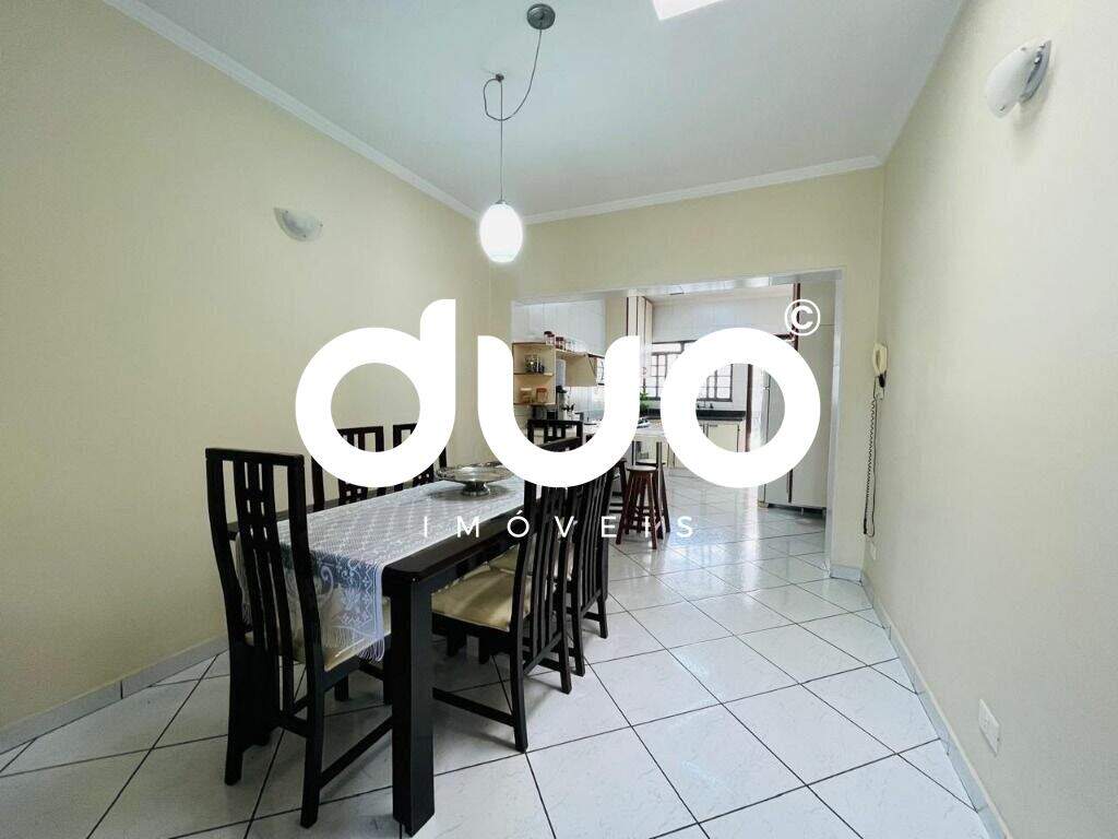 Casa à venda no Centro: 