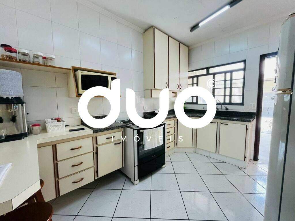 Casa à venda no Centro: 