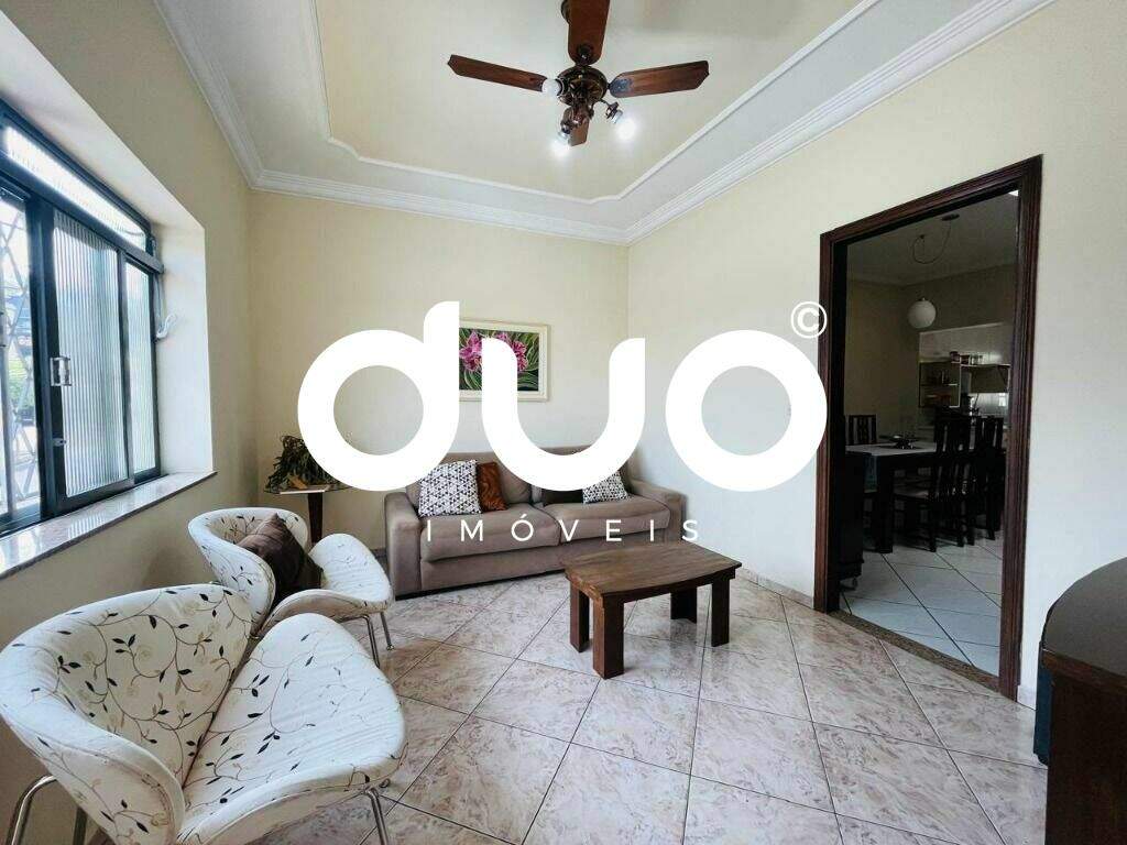 Casa à venda no Centro: 