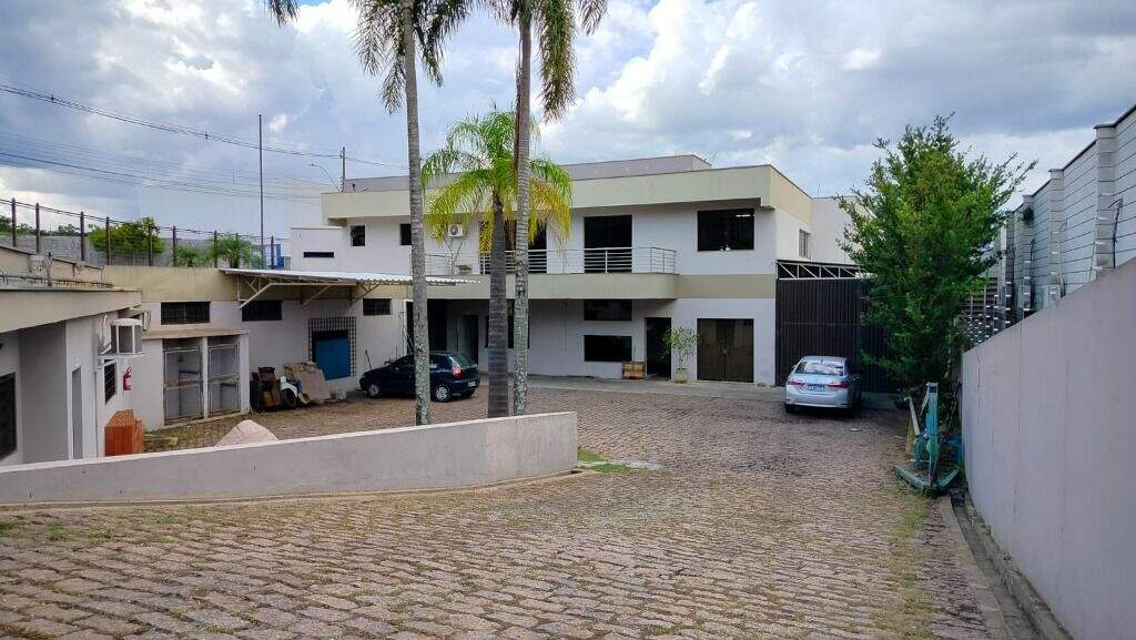 Barracão à venda no Unileste: 
