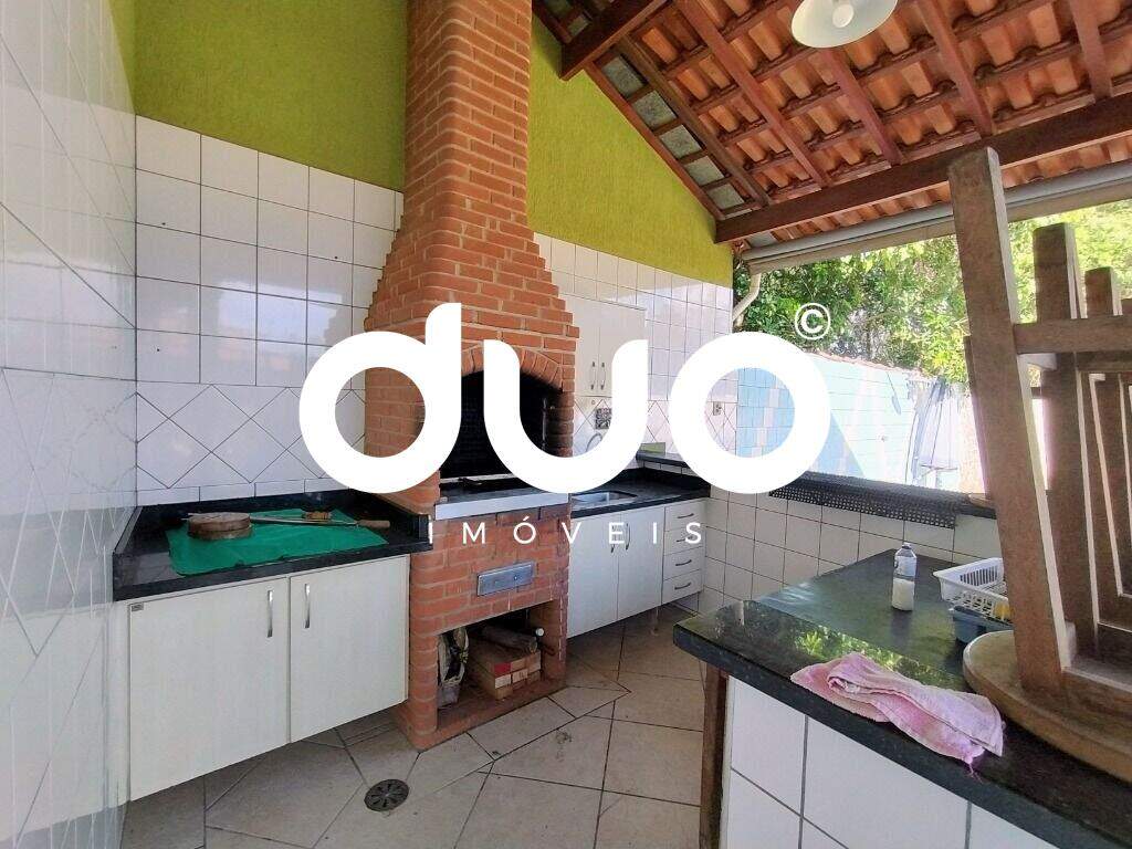 Casa à venda no Quinta de Santa Helena: 