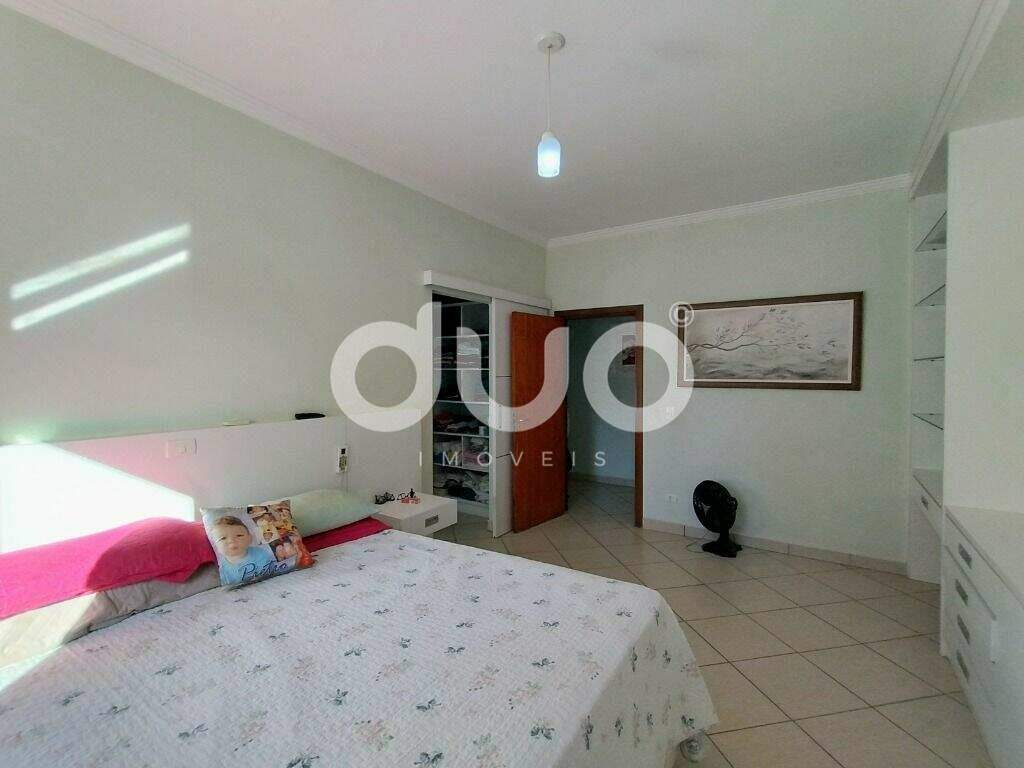 Casa em Condominío à venda no Quinta de Santa Helena: 