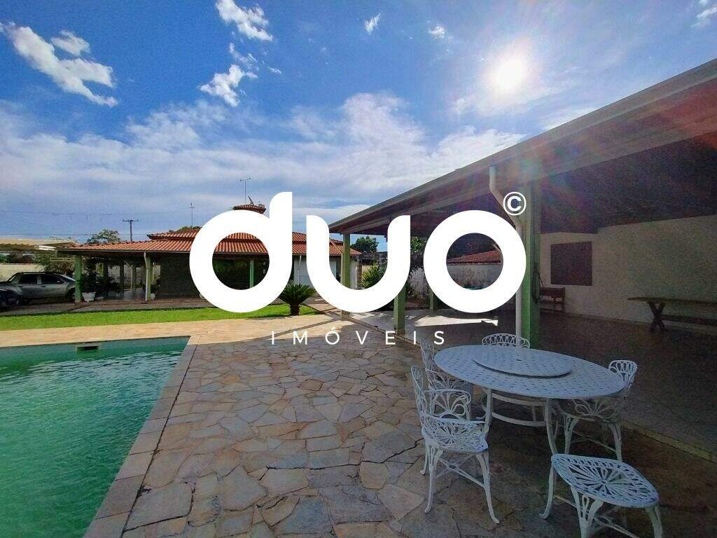 Casa à venda no Quinta de Santa Helena: 