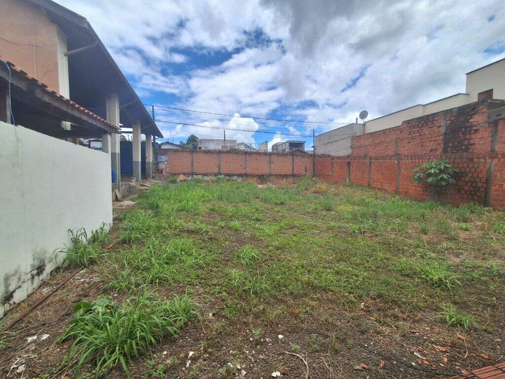 Barracão à venda no Jardim Sonia: 