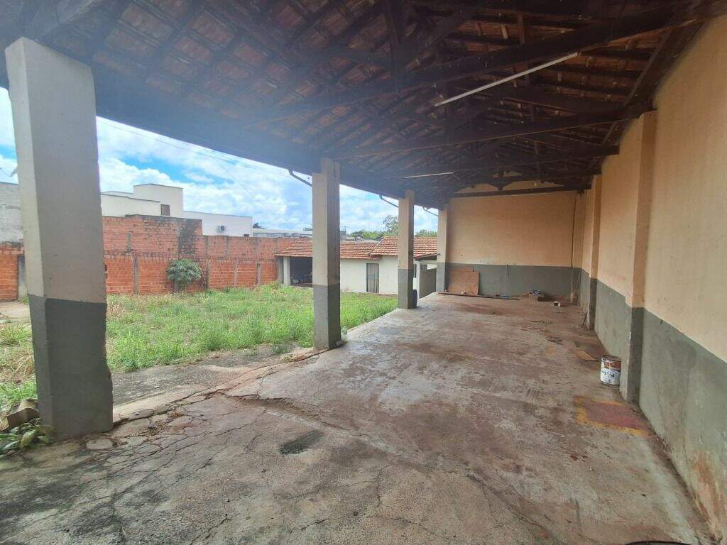 Barracão à venda no Jardim Sonia: 