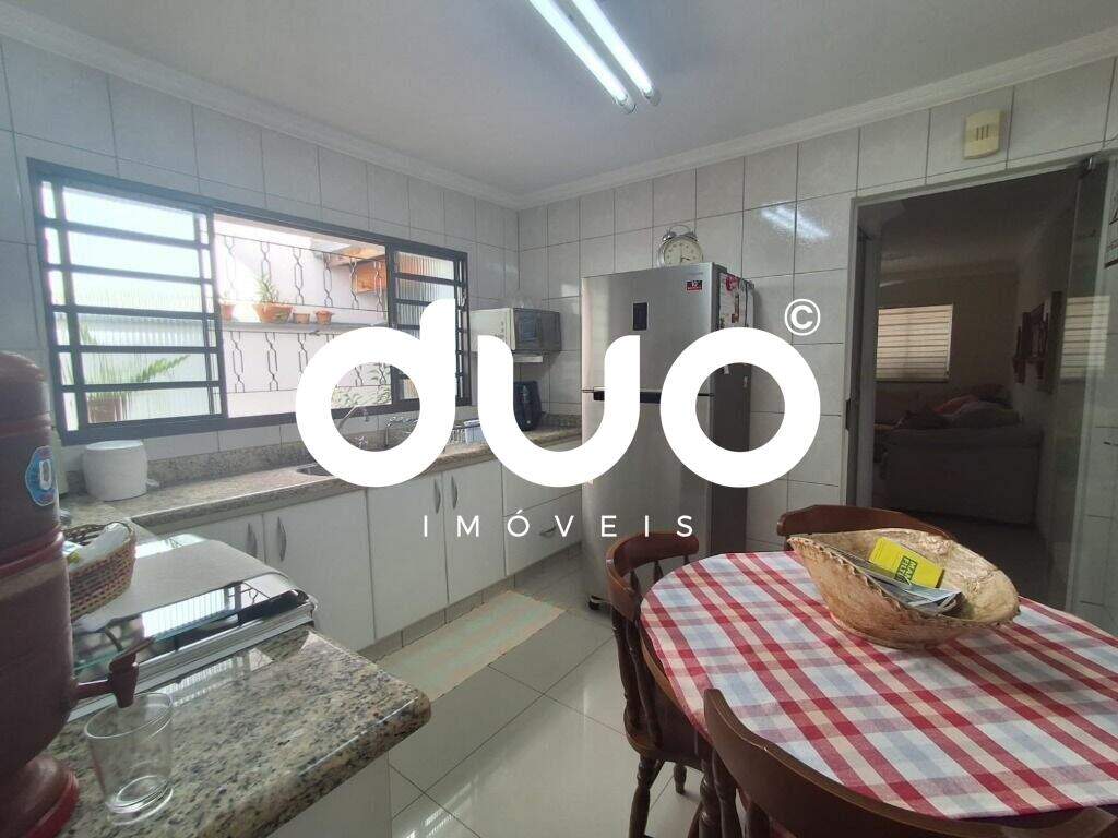 Casa à venda no Nhô Quim: 