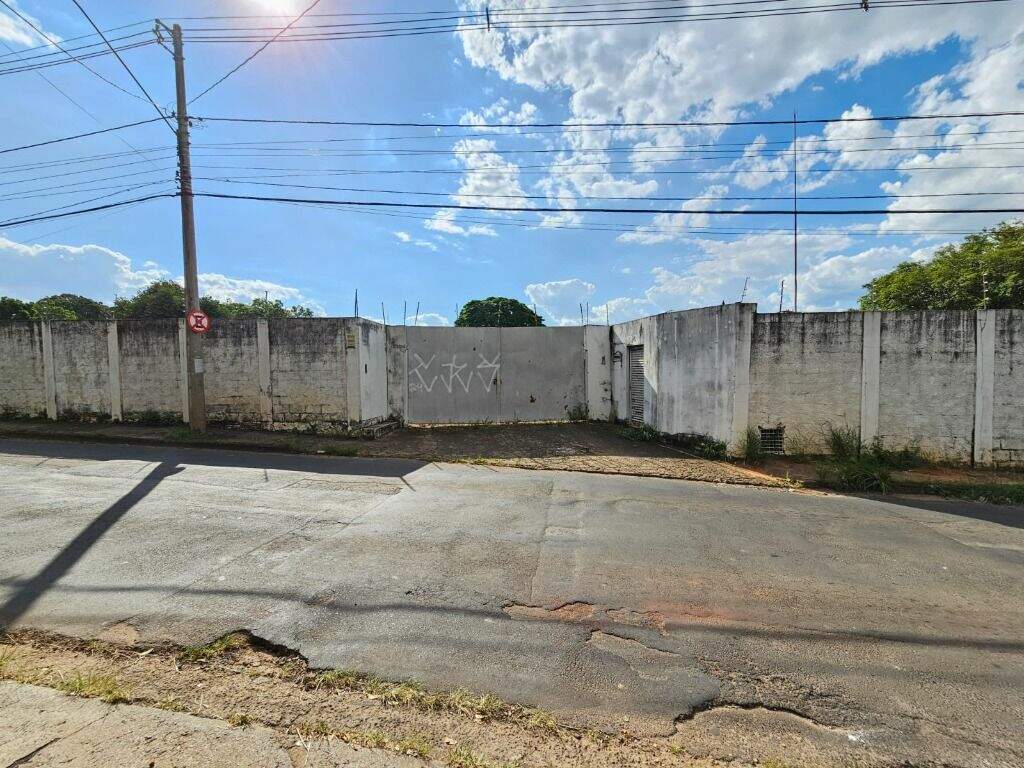 Terreno para aluguel no Dois Córregos: 