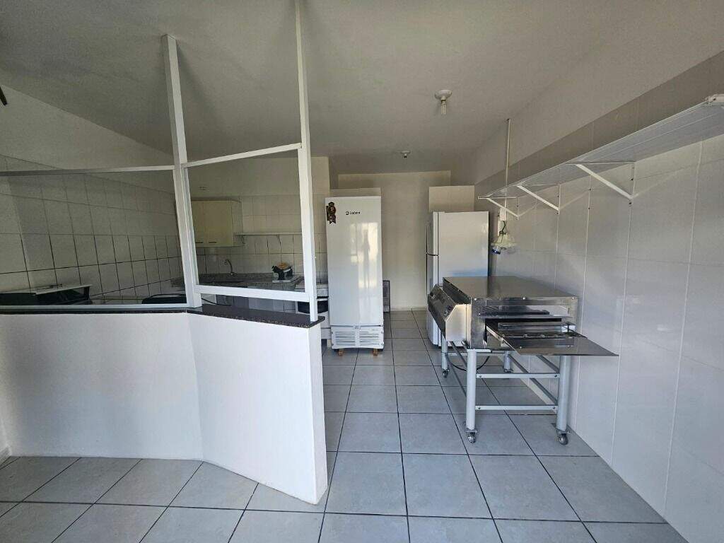 Salão para aluguel no Vila Rezende: 