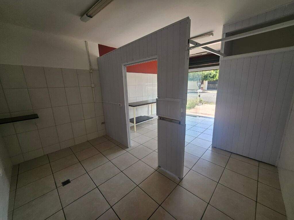 Salão para aluguel no Algodoal: 