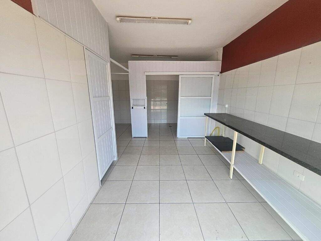 Salão para aluguel no Algodoal: 