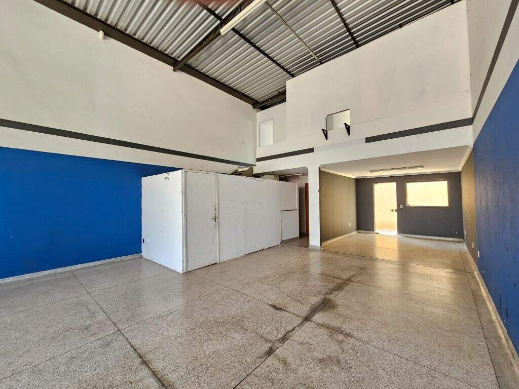 Salão para aluguel no Vila Industrial: 