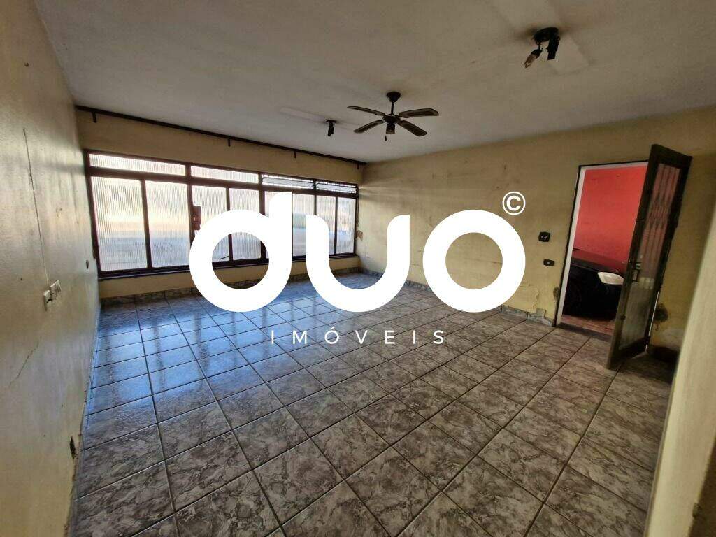 Casa à venda no Centro: 